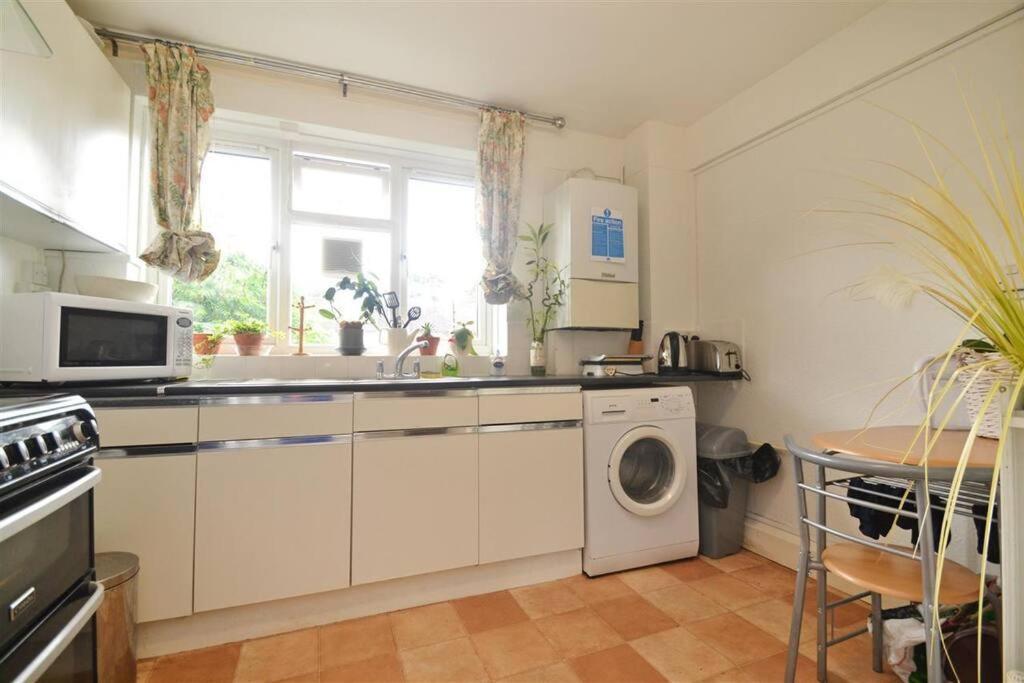 לונדון Lovely One Bed Apartment To Rent מראה חיצוני תמונה