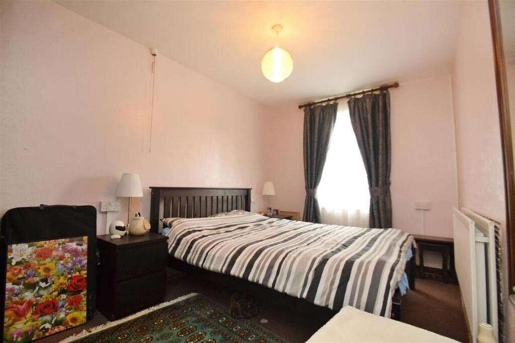 לונדון Lovely One Bed Apartment To Rent מראה חיצוני תמונה